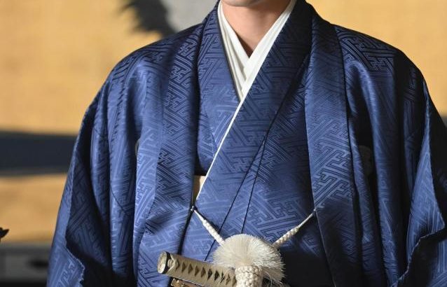 【芸能】「マジで顔小さすぎ」佐野勇斗、徳川家康に扮した乗馬SHOTに反響「なんでも似合うのさすが！！」