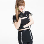 リーダーの新たなファッションスタイル！10代目生田衣梨奈の谷間・脇丸出し街歩きブログ