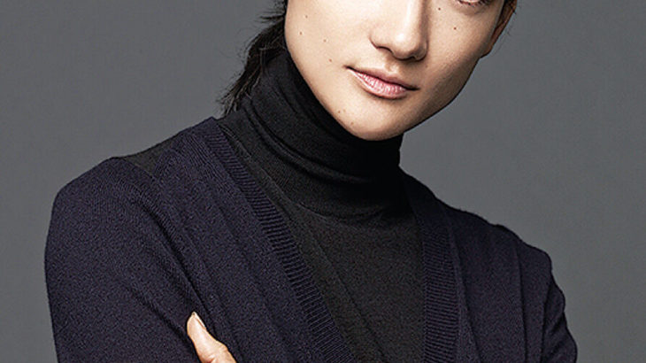 冨永愛、超セクシーなシースルードレス姿で登場！脚線美が際立つ美しいボディーラインにファン驚愕