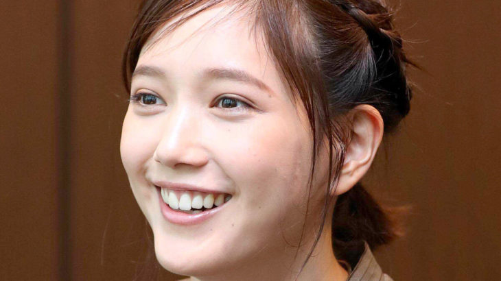 本田翼、セクシーなキャミ姿で魅了！大胆な肌見せファッションに挑戦