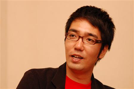 【芸能】小木博明、長女の高校入学式のハイセンススーツコーデで通学路の視線独り占め　娘も“ママのヴィヴィアン”で制服風に