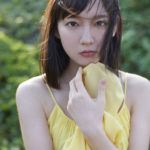 吉岡里帆、セクシーな脇ポーズでファンを魅了！注目のイメージショットに称賛の声