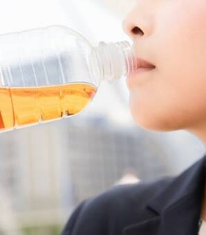 【社会】いま世界中で「ペットボトル飲料」を飲まない医師が続出