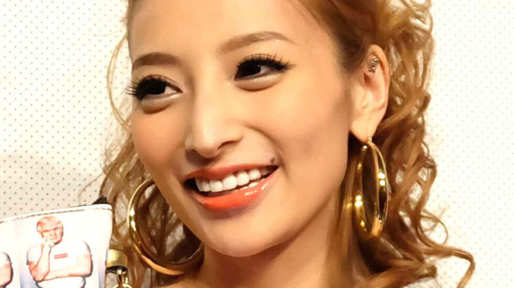 加藤紗里、話題のMカップ胸に異変!? ネットユーザー騒然