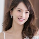 【芸能】5月に事務所退所の舞川あいく、銀座の高級クラブのホステスに　妖艶な雰囲気漂うショットに反響