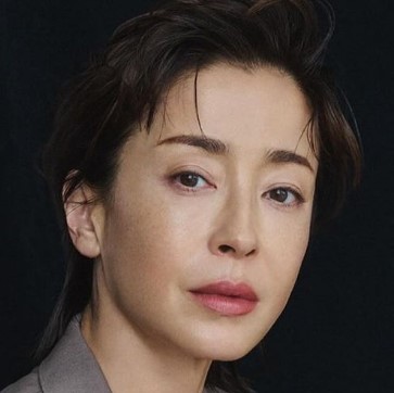 【芸能】「ぼくらの七日間戦争」元〝国民的美少女〟10代写真にビックリ!!ロングヘア〝圧倒的オーラ〟ピースサインを披露