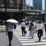 【☂】メンズ日傘「周りの目より実用性」　猛暑で“市民権”　売り上げ急増