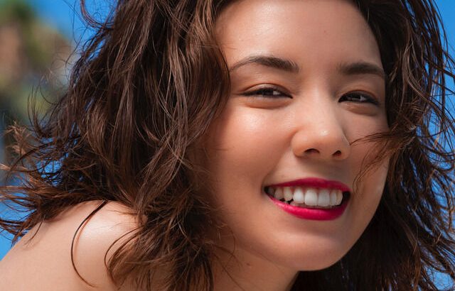 仲里依紗が円安の影響で米ディズニーランド入場断念！「本当にキツい」と嘆く「恐ろしい値段に驚愕」