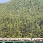 【社会】「素敵すぎる」　列車を映し出す幻想的な水鏡が210万回表示　「1周まわってジオラマかと思ったwww」