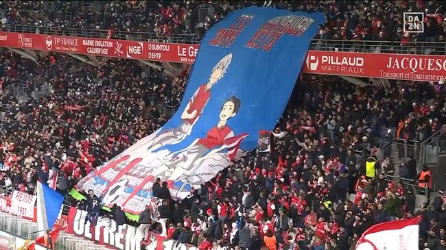 【芸能】伊東純也「ダメすぎて申し訳なかったです」「Merci」スタジアムに超特大フラッグ登場もドローに終わりSNSに感謝とお詫び投稿 ファンは「愛されてるな」「大人気すぎる」