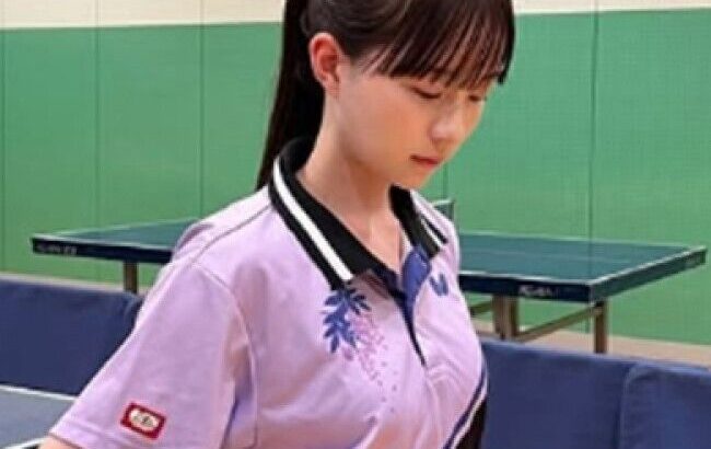 【芸能】“可愛すぎる”と話題の20歳「卓球女子」、“透明感スゴい”ユニフォーム姿に衝撃　無邪気なオフショも