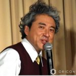 【芸能】元総理・小泉純一郎氏の“誕生日ショット”にムロツヨシ？　家族写真にツッコミ相次ぐ「仲良すぎ」「素敵に溶け込んでる笑」