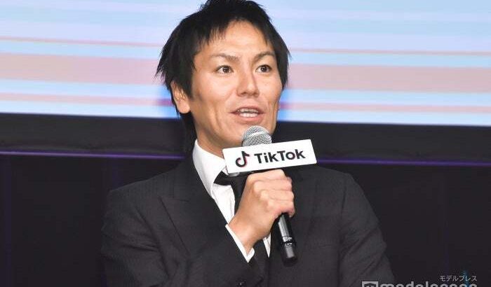 【芸能】狩野英孝、実家神社に大物芸能人が参拝 2ショットに反響続々「びっくり」「ご利益ありそう」