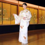 【芸能】吉岡里帆　百花繚乱　白の着物姿で降臨　縁深い大覚寺「父と一緒に絵を描きに行った思い出が」