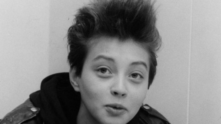 【音楽】38歳で亡くなった母は伝説のロック歌手、23歳モデル娘の近影が話題「かんわいすぎる」「表情がお母さんにソックリ…」