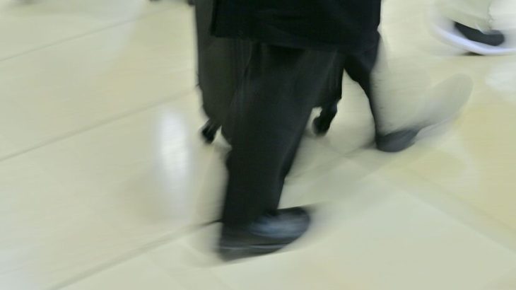 【社会】「尾行されているな」と思ったらどうする？ 『VIVANT』監修を務めた公安OBが教える2つの撒き方「公共交通機関で…」「鏡やガラス窓を…」