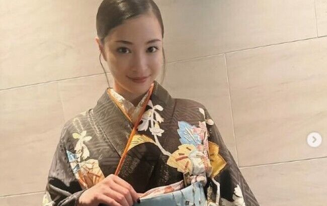 【芸能】広瀬すず、黒の着物姿を披露　「美しい」「綺麗」とファン称賛