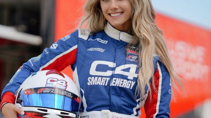 【芸能】「世界一のブロンド美女」…！《異次元に美人すぎるプロレーサー》リンジー・ブリューワーの「刺激的すぎる洗車姿」ファン赤面