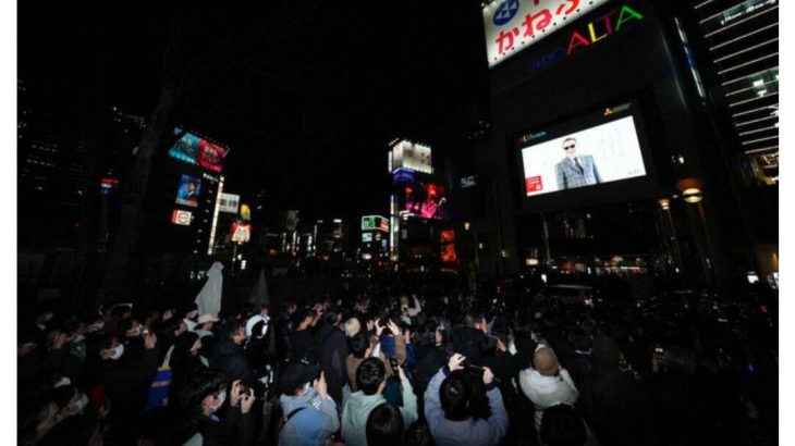 【社会】新宿アルタ閉館　『いいともー！』大合唱で45年の歴史に幕…　惜しむ人が新宿駅東口前に殺到 「時代は変わっていくんだな」