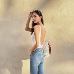 【芸能】〝グラビア・オブ・ザ・イヤー2024〟本領発揮の背中パックリ写真に反響　〝9頭身グラドル〟圧倒的スタイルに「たまらん…って」