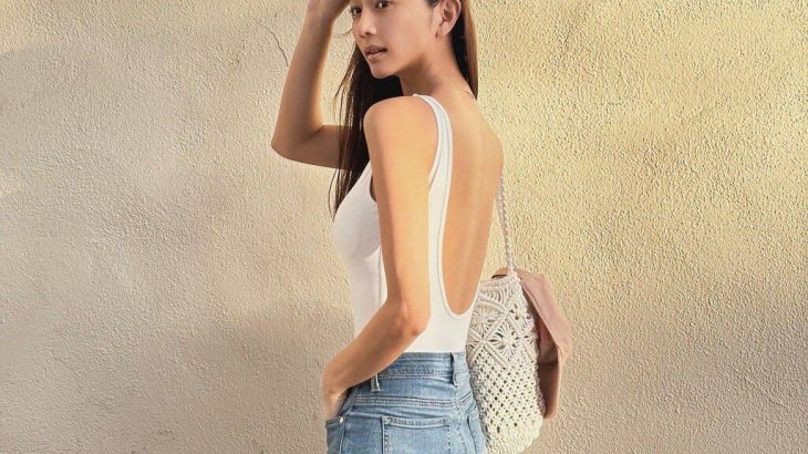 【芸能】〝グラビア・オブ・ザ・イヤー2024〟本領発揮の背中パックリ写真に反響　〝9頭身グラドル〟圧倒的スタイルに「たまらん…って」