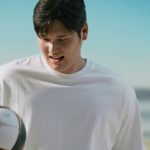 【CM】大谷翔平がサッカーに挑戦！　『お～いお茶』新テレビCMで“ぶっつけ本番”リフティングを披露