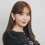 【芸能】小嶋陽菜、ふんわり美ボディでストラップレスランジェリー着こなす「超絶セクシーで綺麗すぎます」