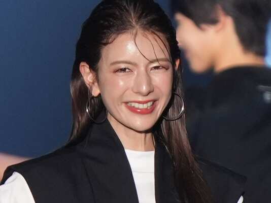 【芸能】「変わらず綺麗」「スタイル抜群」スザンヌ(38)、地元・熊本でランウェイ！変わらぬ美貌に反響