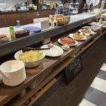 【社会】「お客様、困ります！」ホテル朝食バイキングでタッパーに詰め出す夫婦に騒然　食べ放題でも“持ち帰り”は違法にあたる？弁護士解説