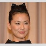 鈴木砂羽52歳、通帳残高告白、衝撃的すぎる件「うそでしょ？」