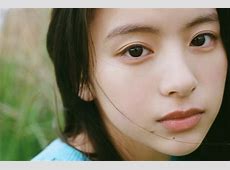 出口夏希が魅せる涼しげな夏の装い！『andGIRL』2025年夏号の表紙に登場