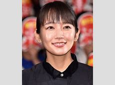 【芸能】吉岡里帆、汗だく猛ダッシュ姿をキャッチ！ 　事務所トラブル乗り越え、現場では「謙虚すぎる」と高評価