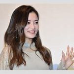 【芸能】小島瑠璃子、「京都の街並みに癒されました」　金髪ボブ×美脚際立つワンピ姿「上品で素敵」「透け感がドキッとする」京都散策