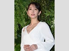 【芸能】吉岡里帆　真っ白衣装で美貌オーラ　連日猛暑も「氷枕を始めて割と涼しくなった」