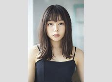 【芸能】「みんな気付いて無いのかな?」?妖艶姿?28歳・桜井日奈子が一般客に溶け込みショット「なんとも、色っぽい」