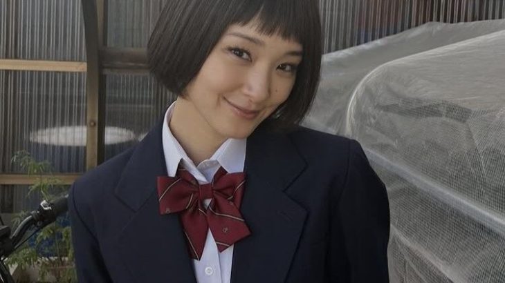【芸能】剛力彩芽、前髪ぱっつんのＪＫ制服ショットが話題「今でも違和感ないのさすが」「似合ってて可愛すぎる」
