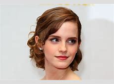 【芸能】エマ・ワトソン、なぜかビキニ＆透けドレスでハイキングへ「ファッションセンスなし」「謎コーデすぎる」SNS騒然