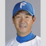 【アクシデント】ソフトバンク近藤健介の折れたバットが日本ハム八木裕コーチの頭部付近に直撃