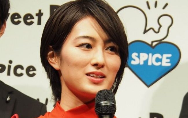 【芸能】高月彩良、所属事務所の退所を発表「感謝の気持ちでいっぱいです」　貴重な過去ショットに「美少女は昔から」