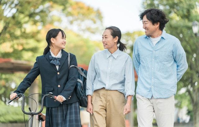 【社会】父親と母親を「パパ・ママ」と呼ぶ現役高校生が半数以上…意外に多かった呼び方とは！？