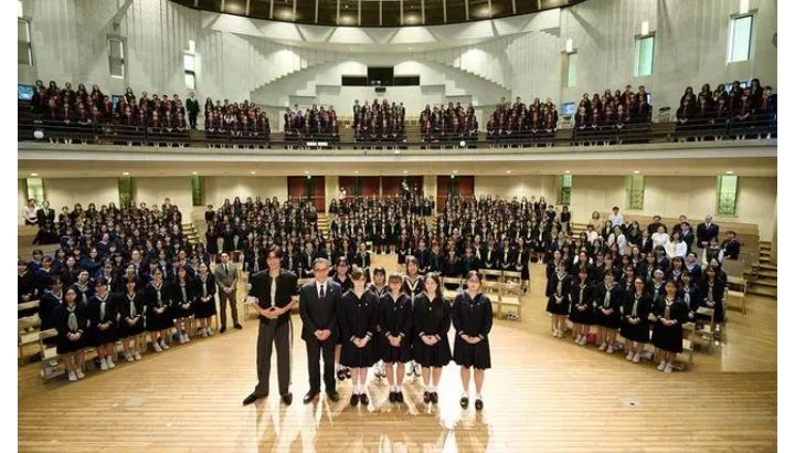 【芸能】女子聖学院　国内初『学校生活でのサングラス着用を自由化』　導入セレモニーに、目黒蓮がサプライズ来校！　大歓声