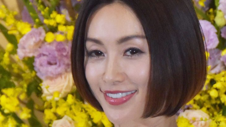 【芸能】54歳・酒井法子　碧いうさぎディナーショー姿を公開  「全く衰えなく可愛い」「目が離せません」「お姫様みたい」と反響