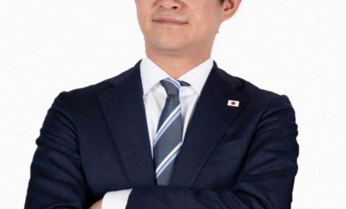 【芸能】元官僚芸人　東大京大卒だらけの壮絶労働環境明かす「書類ビリーって破いてバーンとか」「“よくこんな頭悪いこと思いつくね”みたいな」 