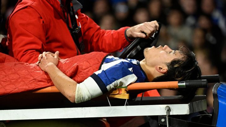 【サッカー】久保建英が負傷、右太もも裏を抑えて倒れ込み微動だにせず…担架で運ばれる。ソシエダはバルセロナに2-1勝利