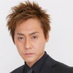 【芸人】ヒロシ　広々自宅の鉄骨むき出しおしゃれ内装公開!“カッコ良すぎ”なデザインの家具で愛猫＆アロワナがゆったりする様子に反響