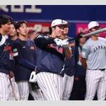 【野球】大谷翔平、新幹線で大阪へ移動　名古屋駅にファン約300人が殺到で大パニック！　警察出動で「絶対に押さないで！」と怒号